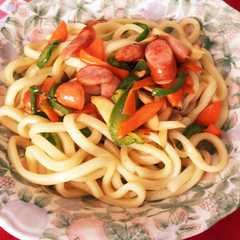 รูปของ 味付けダシダのみの焼きうどん！