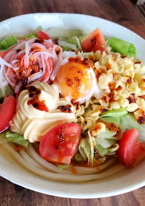 鬼旨🔥ピリ辛カニかまサラダうどん-レシピのメイン写真