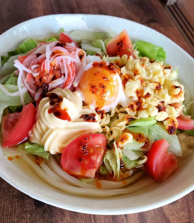 鬼旨🔥ピリ辛カニかまサラダうどん by 悶絶料理道場∴宗家