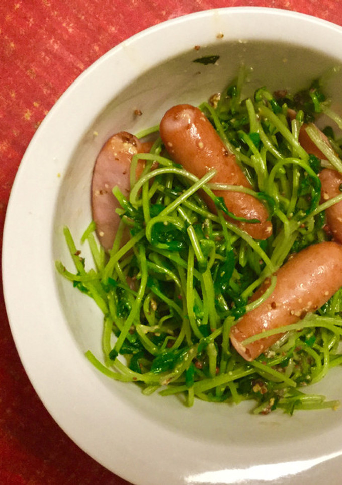 豆苗とウインナーの 粒マスタード炒め-レシピのメイン写真