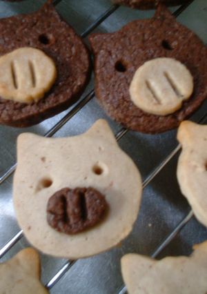 ぶたクッキーと黒ぶたクッキー-レシピのメイン写真