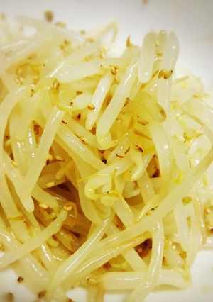 袋ごとレンジでチン！超簡単もやしのナムル-レシピのメイン写真