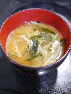 簡単!もやしとわかめの味噌汁-レシピのメイン写真
