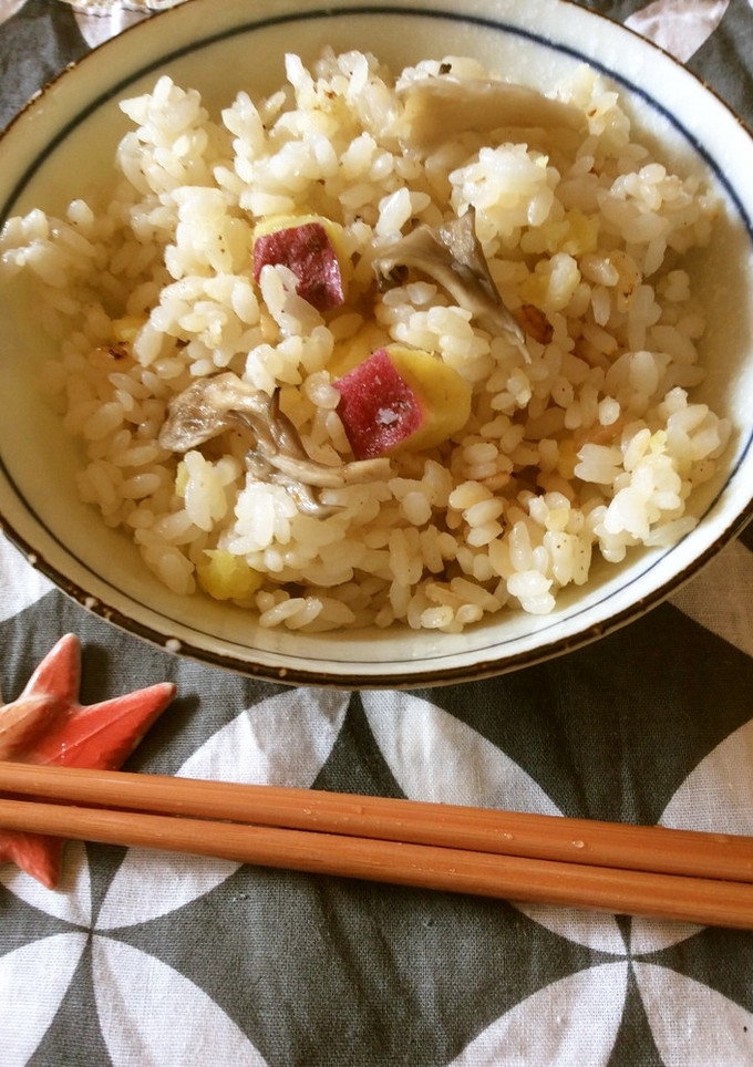 秋★サツマイモとキノコの炊き込みご飯-レシピのメイン写真