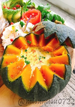 ハロウィンにも☆丸ごと南瓜の南瓜スープ-レシピのメイン写真