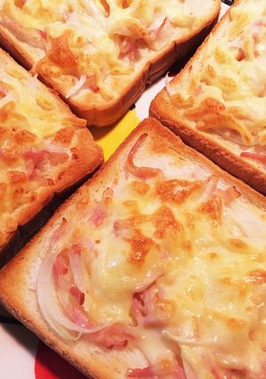 朝食に♬簡単なのに美味しいピザトースト-レシピのメイン写真