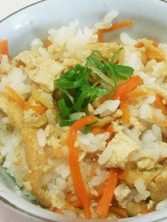 油揚げできつねごはん~こんこーん(^^)-レシピのメイン写真