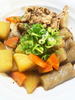 伊勢うどんつゆで、豚コマ、大根の煮物-レシピのメイン写真