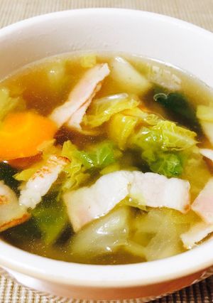 白菜とベーコンのコンソメスープ-レシピのメイン写真