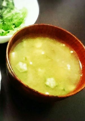 オクラと豆腐、とろろ昆布のお味噌汁-レシピのメイン写真