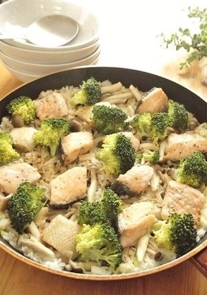 ダシダで！鮭ときのこのフライパンパエリア-レシピのメイン写真