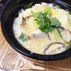 รูปของ 調味料１つ！あごだしつゆで鱈入り雑炊☆