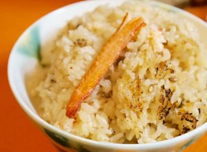 カニ缶で贅沢なカニ炊き込みご飯-レシピのメイン写真