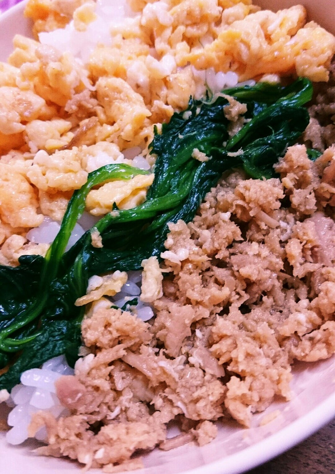 ふるさとの味、ツナおぼろ丼、手巻きにも-レシピのメイン写真