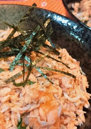 旬★秋★子供喜ぶ【秋サケそぼろ丼】♪-レシピのメイン写真
