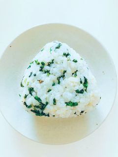 シソの実おにぎり プチプチ♪-レシピのメイン写真