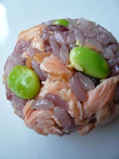 枝豆と鮭のおにぎり。-レシピのメイン写真