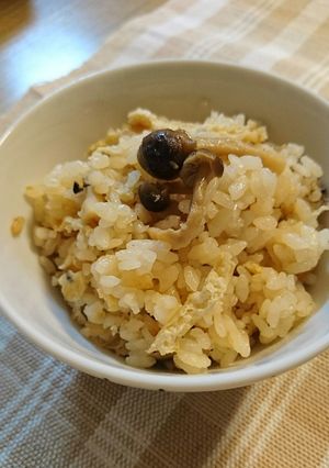 あごだしつゆ+ごま油★こく旨炊き込みご飯-レシピのメイン写真