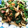 ほうれん草ときのこの生姜バター炒め