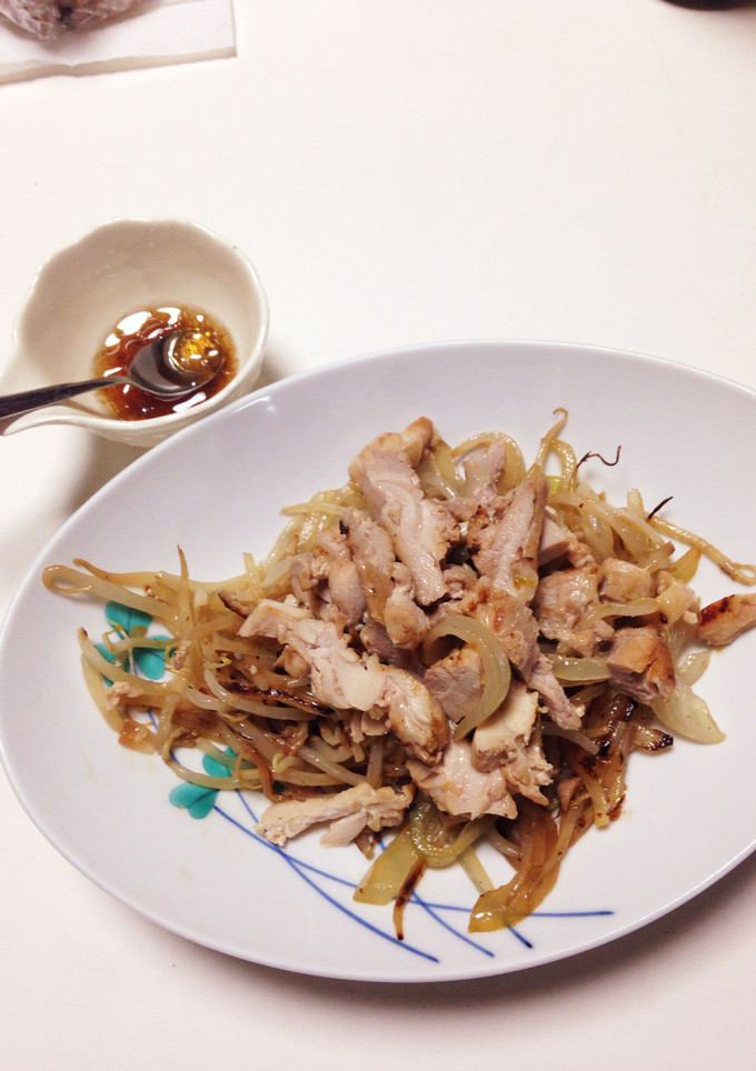 安い！モヤシと玉ねぎ ちょい肉でうま炒め-レシピのメイン写真