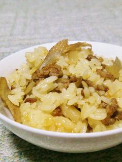 牛蒡とひき肉の炊き込みご飯-レシピのメイン写真