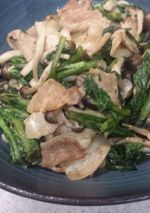 春菊と豚バラ肉の醤油炒め-レシピのメイン写真