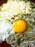 カップ麺より早くできちゃう卵かけ蕎麦♪