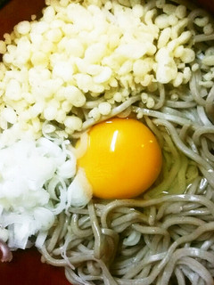 カップ麺より早くできちゃう卵かけ蕎麦♪-レシピのメイン写真