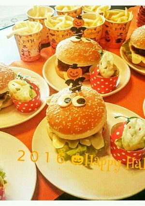 ハロウィン☆ハンバーガー&サラダ-レシピのメイン写真