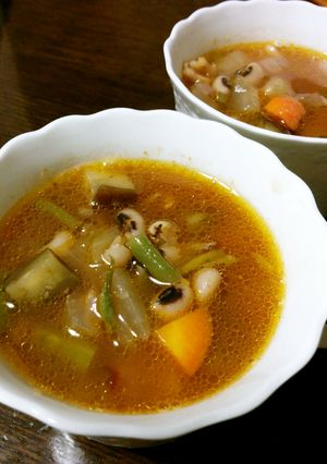 豆とトマトジュースのスープ-レシピのメイン写真