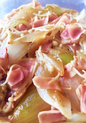 アレンジ自在！えのきベーコンのバター炒め-レシピのメイン写真