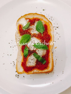 朝食はイタリアン♪マルゲリータトースト-レシピのメイン写真