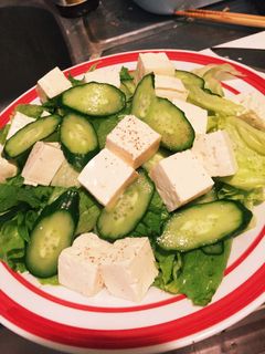 豆腐とキュウリとレタスの余り物サラダ-レシピのメイン写真
