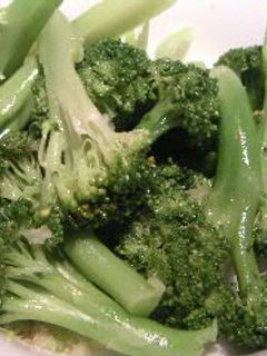 ブロッコリーのガーリックオイルサラダ-レシピのメイン写真