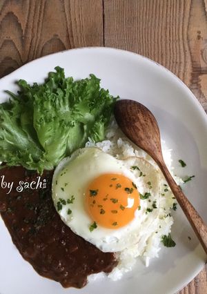 目玉焼きのっけ！茄子とひき肉のカレー-レシピのメイン写真