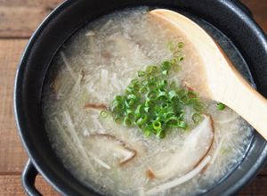 すりレンコンとキノコの中華風スープ-レシピのメイン写真