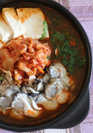 牡蠣キムチ鍋(굴김치찌개)。-レシピのメイン写真