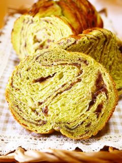 【トヨ型小】抹茶粒あんマーブルパン-レシピのメイン写真