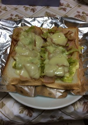 キャベツ千切りとハムのトースト-レシピのメイン写真