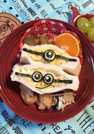 簡単キャラ弁☆ミニオンな卵ポケットサンド-レシピのメイン写真