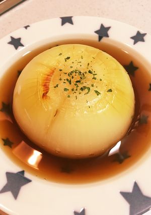 簡単！昆布だしで！玉ねぎ丸ごとスープ-レシピのメイン写真