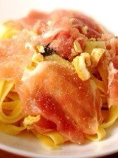 柚子胡椒味生ハムのせクリームソースパスタ-レシピのメイン写真