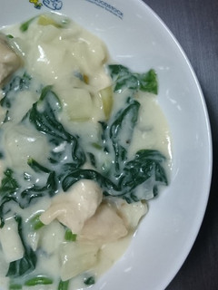 ダシダで☆鶏胸肉とほうれん草のクリーム煮-レシピのメイン写真