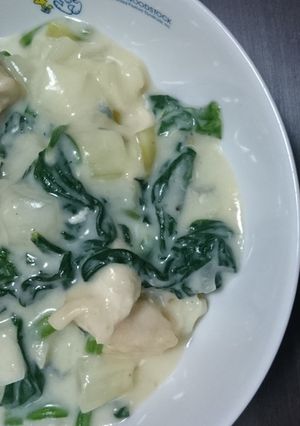 ダシダで☆鶏胸肉とほうれん草のクリーム煮-レシピのメイン写真