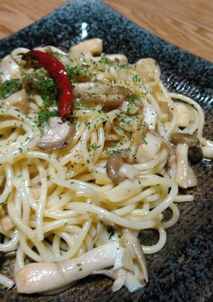 たっぷりしめじとエリンギのスパゲティー-レシピのメイン写真