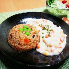 รูปของ 味噌炊き込みご飯のツナシチューがけ