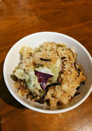 サツマイモと塩昆布の炊き込みご飯-レシピのメイン写真