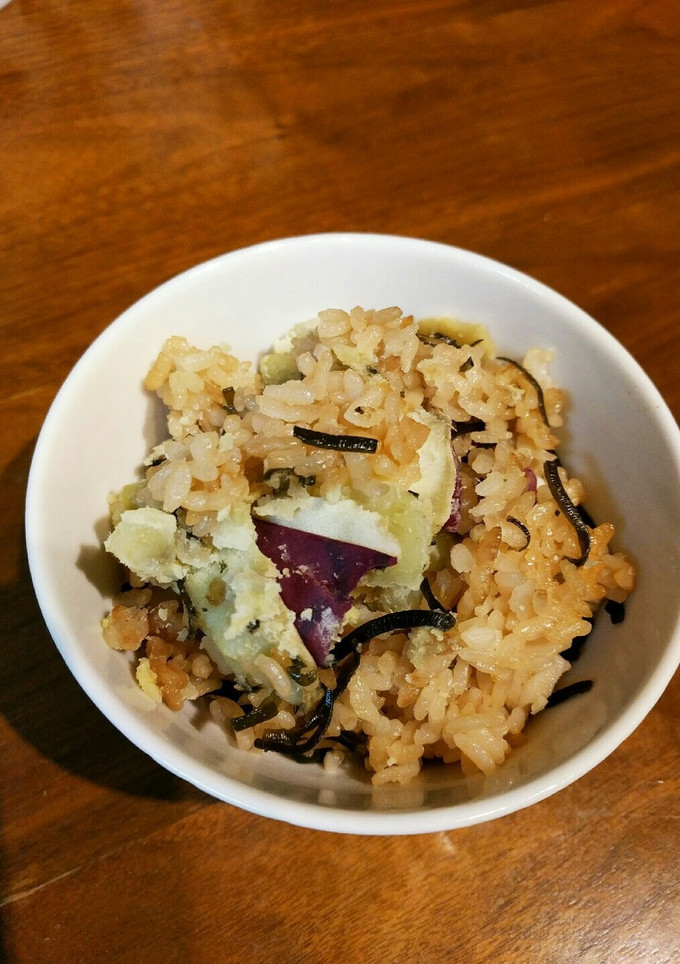 サツマイモと塩昆布の炊き込みご飯-レシピのメイン写真