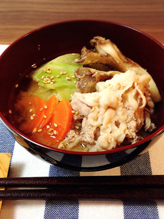 だし入り味噌*豚肉と野菜と舞茸の味噌汁-レシピのメイン写真