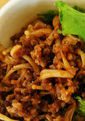 お弁当にも!簡単♥えのきとひき肉の辛炒め-レシピのメイン写真